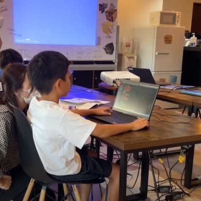 サポート講師もフリーで活躍するエンジニアです