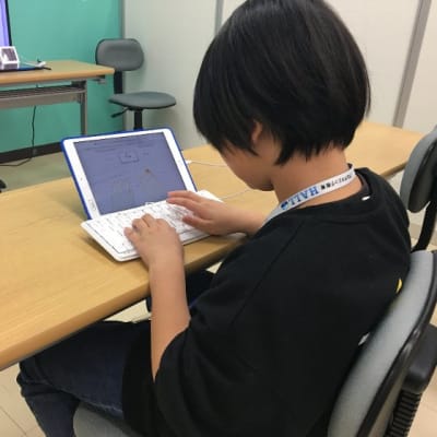 タイピングも一人一人丁寧に指導しております。