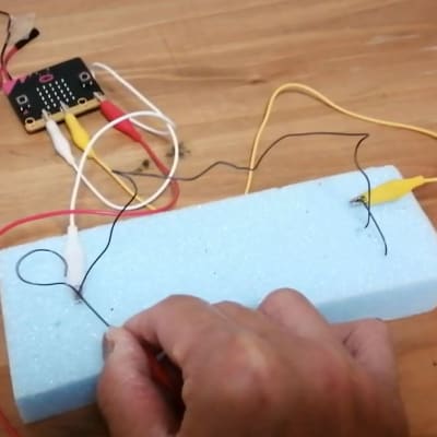 マイクロビットで作った電流イライラ棒ゲーム