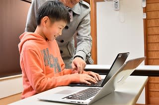 スクールリエット プログラミング講座のロゴ画像