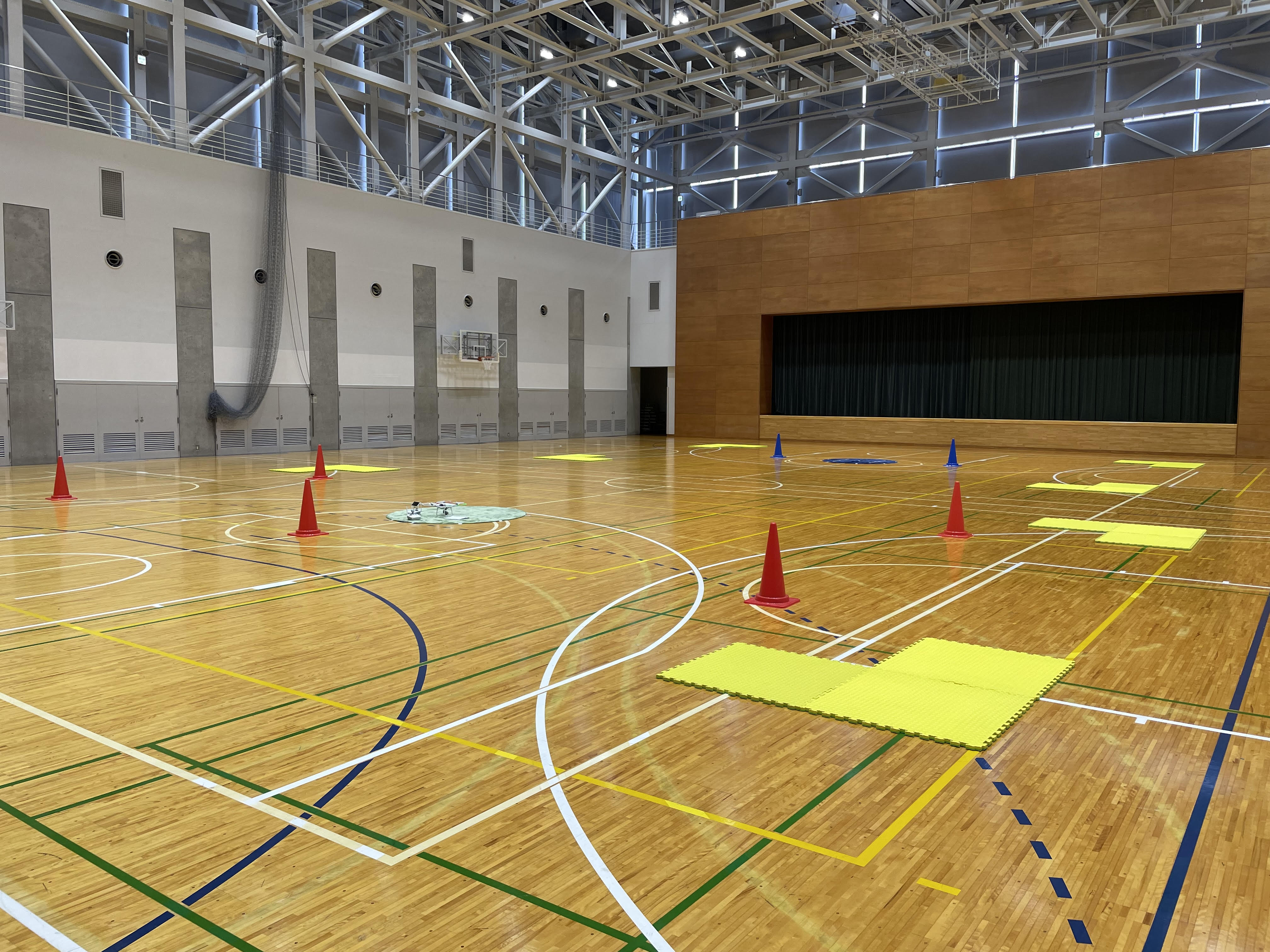 全天候型空調設備完備！実地教習空域見学