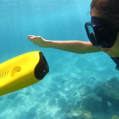 水中ドローン