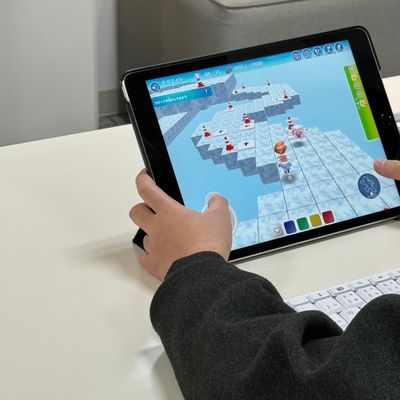 コーチが学習進捗やペース、理解度を把握し、一人ひとりに合わせた指導を行います