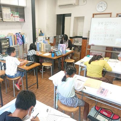 プログラミングは「考える力」を育てます。まずはプログラミングの仕組みを知ることからスタートします。