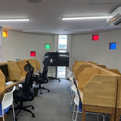 カッコイイ椅子で学びます！