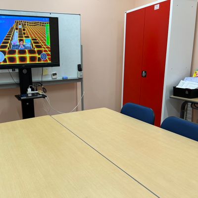 ゲーム感覚で本格的なプログラミングを学べます！