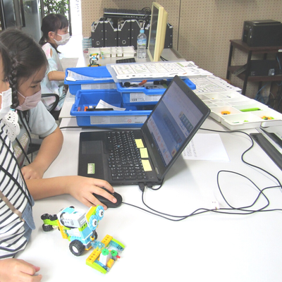 プログラミングを何度も試して”工夫する”ことを学びます