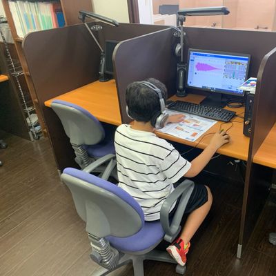【ベーシックコース】小学校3年生からが目安。この生徒は、ゲームに音をつけているところ。こんな本格的な仕様も、できるんです（みなみ野教室）