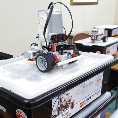 メイン教材「教育版レゴ®マインドストーム®EV3」