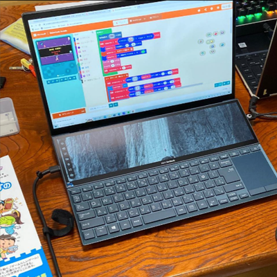 シューティングゲームを作っています！