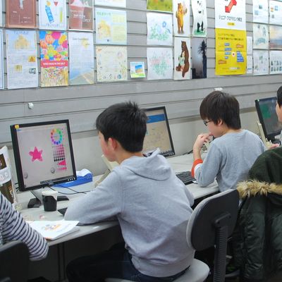 各自テキストを見ながら進めてます。