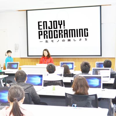 受講生には子供アシスタント講師も経験