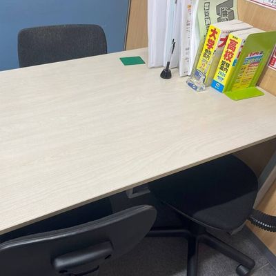 明るい面談席で心配なこと等お聞かせください！