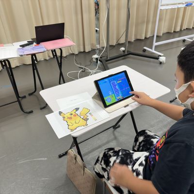 タブレットを使って楽しみながら進めていきます
