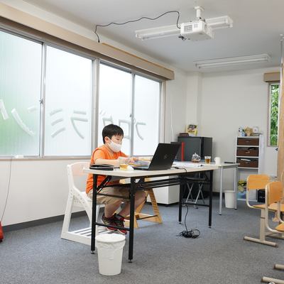 余裕のある机