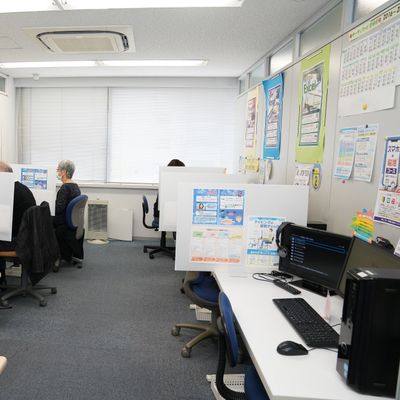映像＆講師のサポートで楽しく学びましょう！