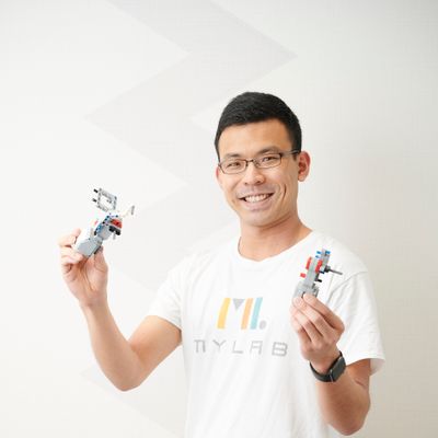 スクールマネージャの出射です。お会いできるのを楽しみにしています！