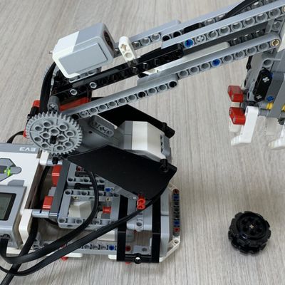 レゴマインドストームでつくったロボットアーム.
