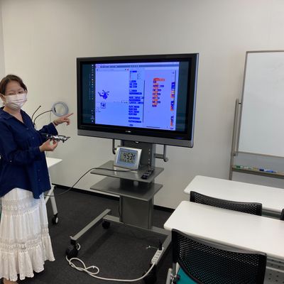 現役システムエンジニアの講師が丁寧に教えます。