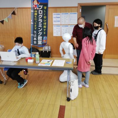 イベントで会場案内するPepper