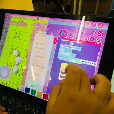 ビジュアル言語からテキストコーディングまで身につけましょう！
