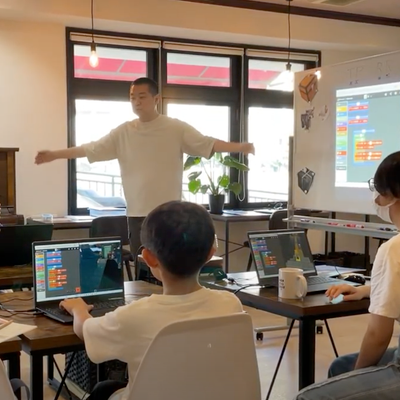 運営元の株式会社宝塚デザインの代表は高校生・小学生の子どもがいるシステムエンジニア