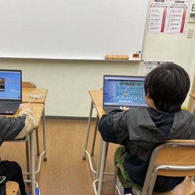 困ったときにはいつでも講師がサポートします！一緒に試行錯誤しながら学んでいきましょう！