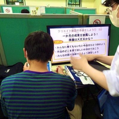 困ってもすぐに質問もしていただけます。目標を決めて取り組んでいただくので有意義な学びになります。講師と家庭学習の目標やクリエイトモードでの目標を共有しながら進めています。