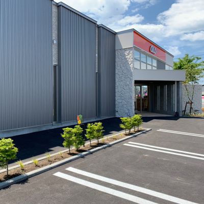 本校はauショップ東光の中に併設されています。