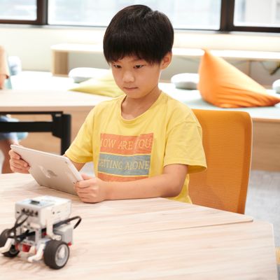 活動の内容に応じて、タブレットとPCを使い分けます！