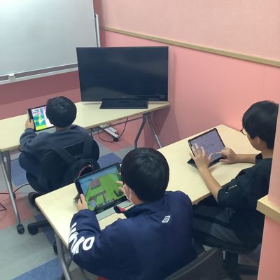 レッスンの様子です。一人一人がそれぞれのミッションをクリアしています。
