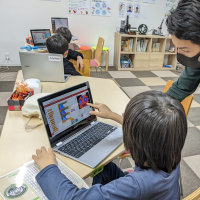 全部教えるのではなく共に考えます