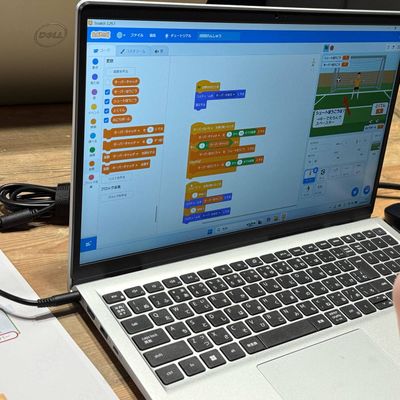 プライマリ・ベーシックはScratchでプログラミング的思考を学びます