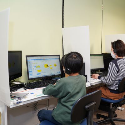 姉妹教室「パソコン市民講座」ではパソコンスキルも習得できます。