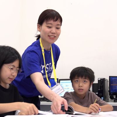 手が止まった時は講師がサポートします