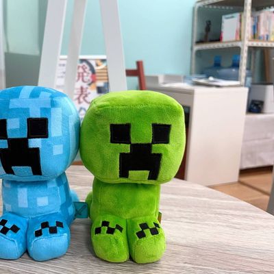 入り口ではクリーパー2体が迎えています！