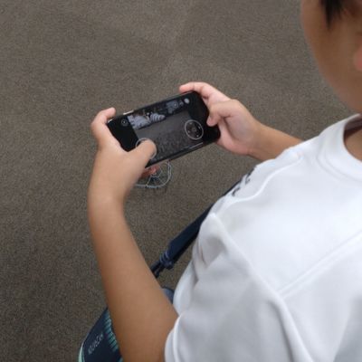 コントローラはスマホアプリを使用