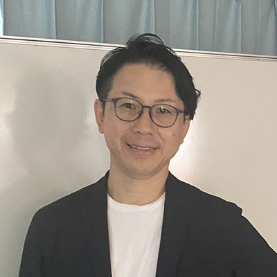 教室長の鈴木です！楽しみながら一緒にプログラミングを学びましょう！