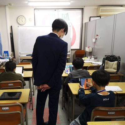 コーチ1人につき生徒3人までのレッスンです