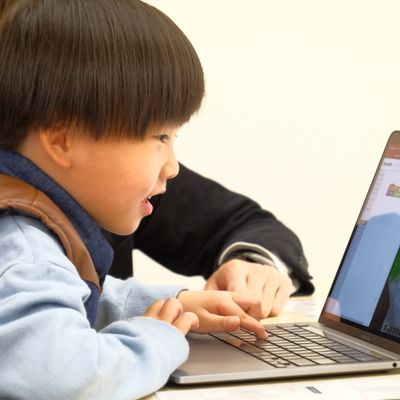 YouTuber風の動画教材でわかりやすく楽しく学べます。