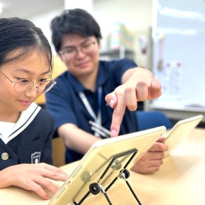 大学受験で必須の科目が自然と身につきます。