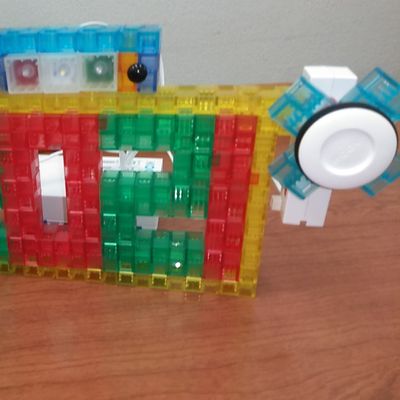 ブロックで自分の思い通りに作品を作ることができます！