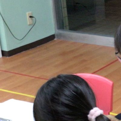 講師がすぐ聞けるところにいるので、分からないときも安心！