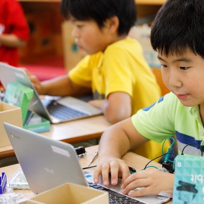 興味のあることを自分のペースで学びます。