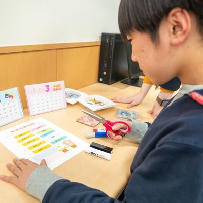 クリエイティブ講座に挑戦！授業で習得した内容をいかして作品を作成します。お子さまに人気のカテゴリーになります！