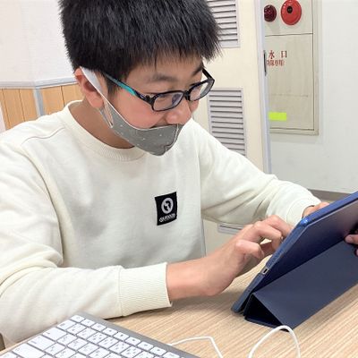 プログラミング頑張っています！！