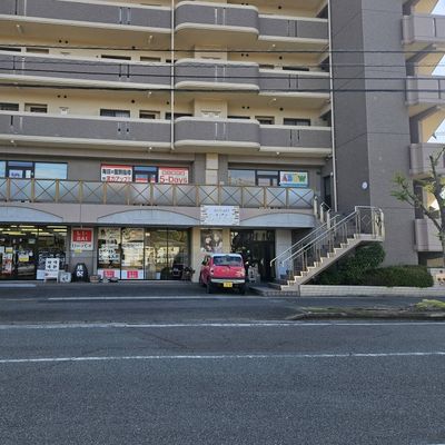 JR原田駅から徒歩約10分で、静かな環境です。