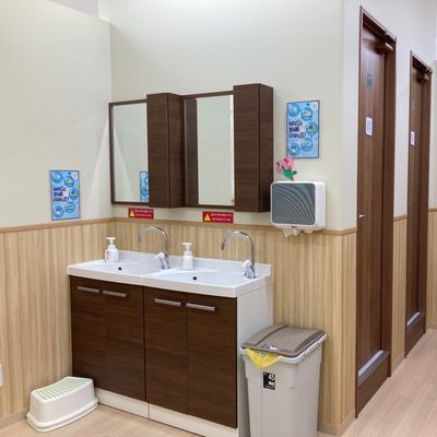トイレは洋式で２個あります。水回りもきれいで清潔です。