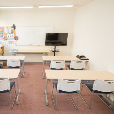 教室は明るく落ち着いた雰囲気です！