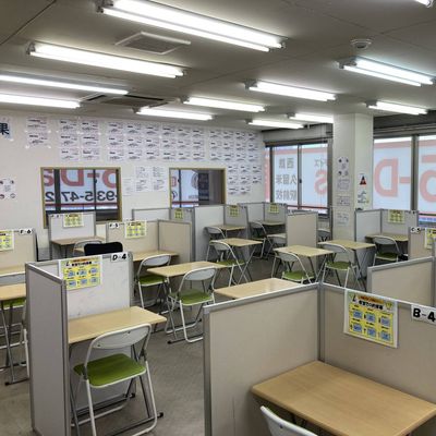 教室内は広く勉強がしやすい！！